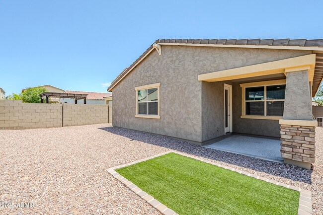 Building Photo - 9910 E Theia Dr