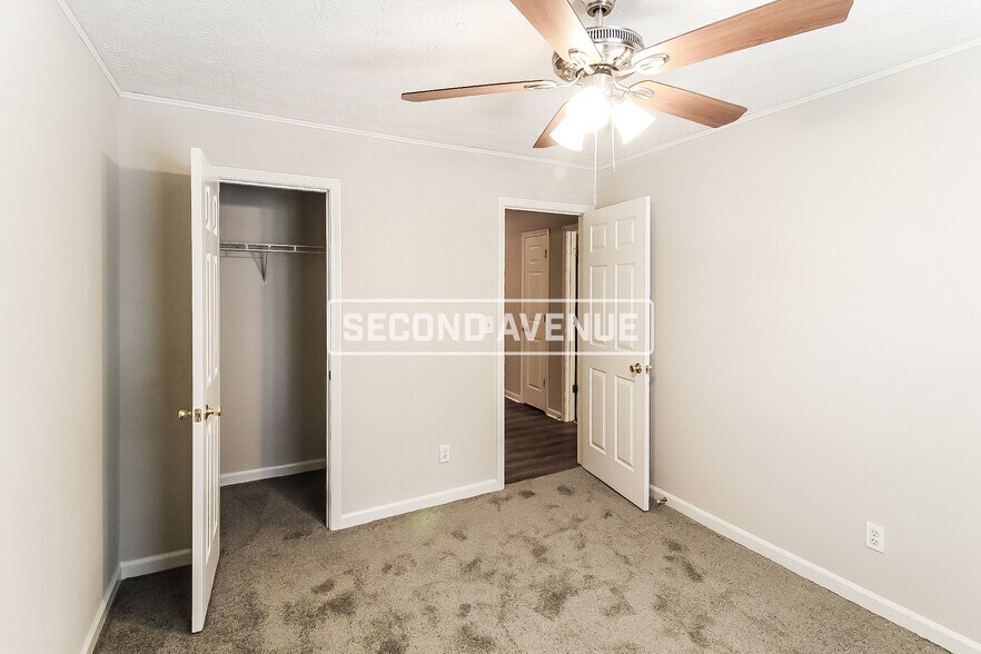 Building Photo - 6614 Rebecca Lou Ln