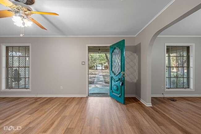 Building Photo - Country LIving!! MOVE IN SPECIAL HALF OFF ...