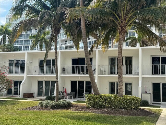 Building Photo - 881 Ocean Dr