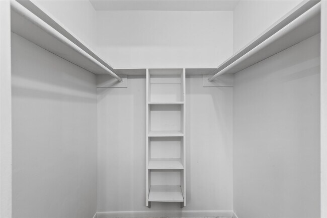 Building Photo - 710 Cascade Creek Dr