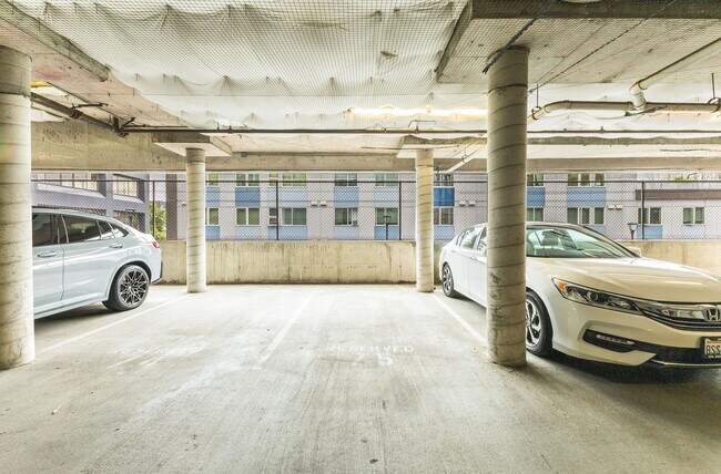 Building Photo - 1504 Aurora Ave N
