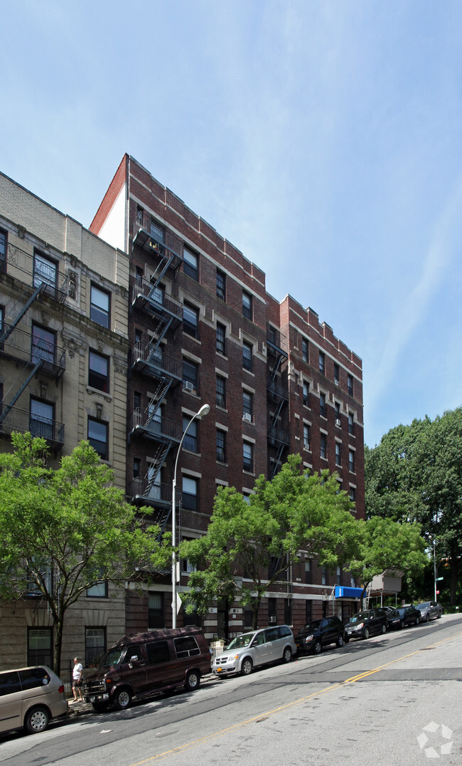 Building Photo - Crescent Court Apartments