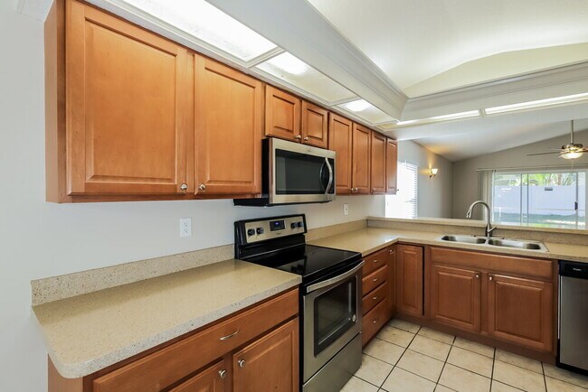 Building Photo - 2035 Attaway Dr