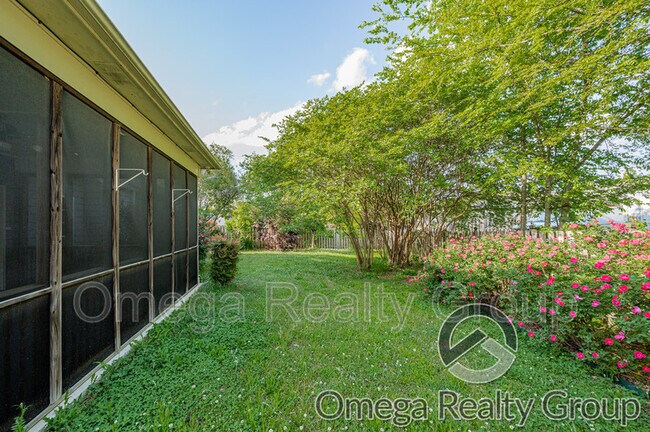 Building Photo - 205 Stonehaven Trace