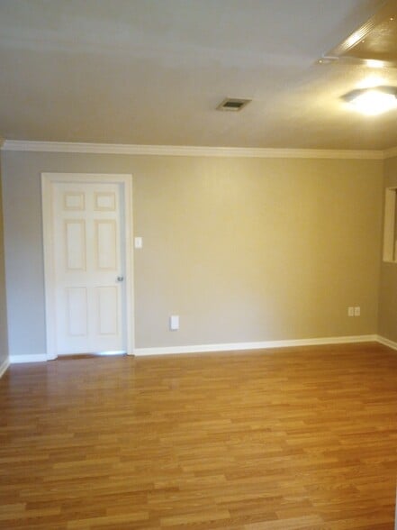Building Photo - 57815 Labauve Ave