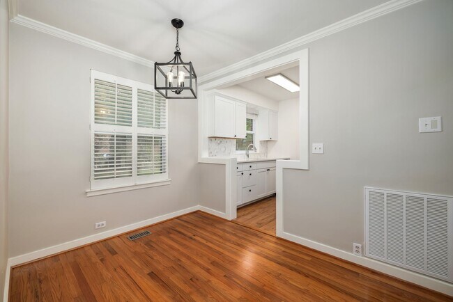 Building Photo - Beautiful Large Condominium for Lease Now