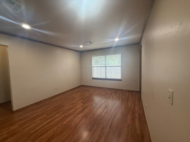 Building Photo - 118 Sahoma Terrace
