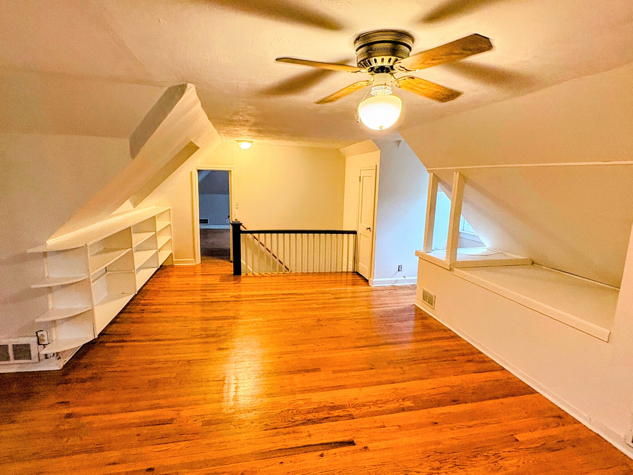 Living room - 207 Holly St