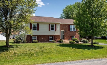 Building Photo - 3 Bedrooms House, Rockingham County