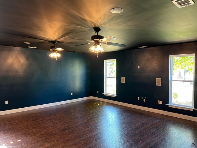 Building Photo - 108 Wilkes Ct