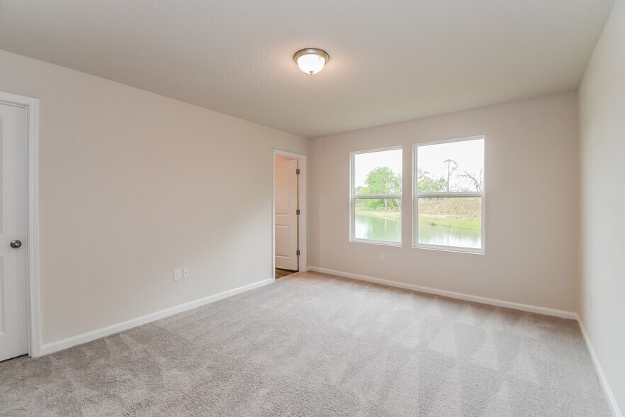 Building Photo - 45380 Red Brick Dr