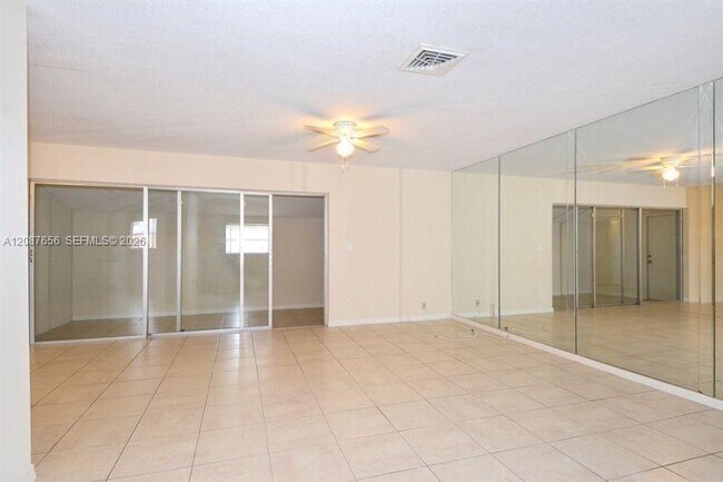 Building Photo - 4304 N Shore Dr
