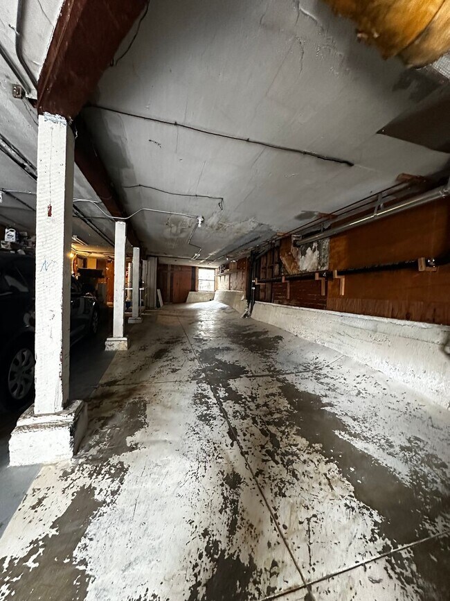Building Photo - 1446-1448 18th Ave (1320r)