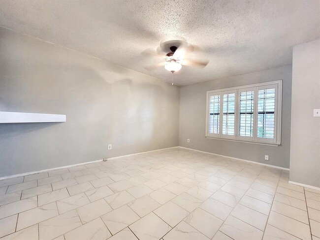 Building Photo - 9503 Quail Village Ln