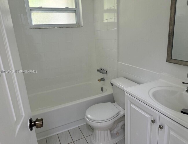 Building Photo - 17630 SW 112th Ave