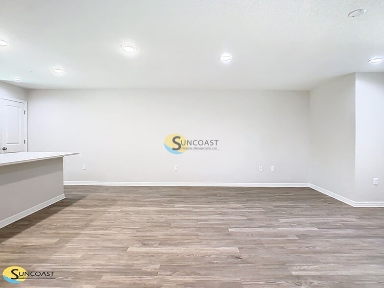 Building Photo - 3821 SW 43rd Ct