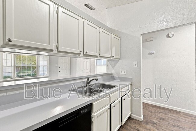 Building Photo - 10324 Whitingham Dr