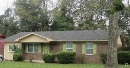 Building Photo - Near the heart of Quitman