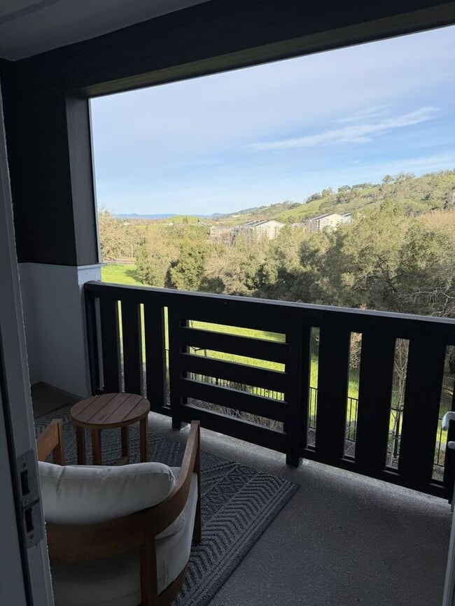 Building Photo - Luxury Living in Fountaingrove Wine Country/ Excellent location with rare views/ Fully upgraded i...