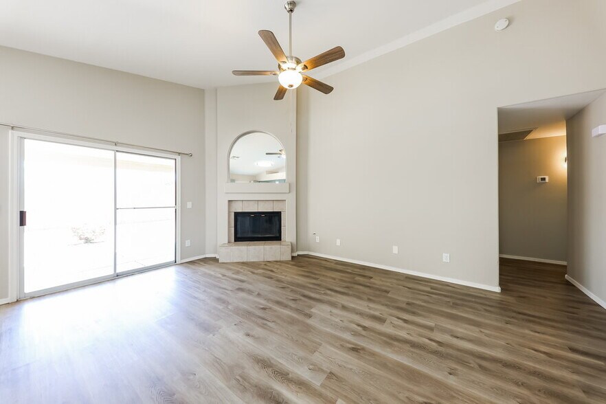 Building Photo - 9847 W Irma Ln