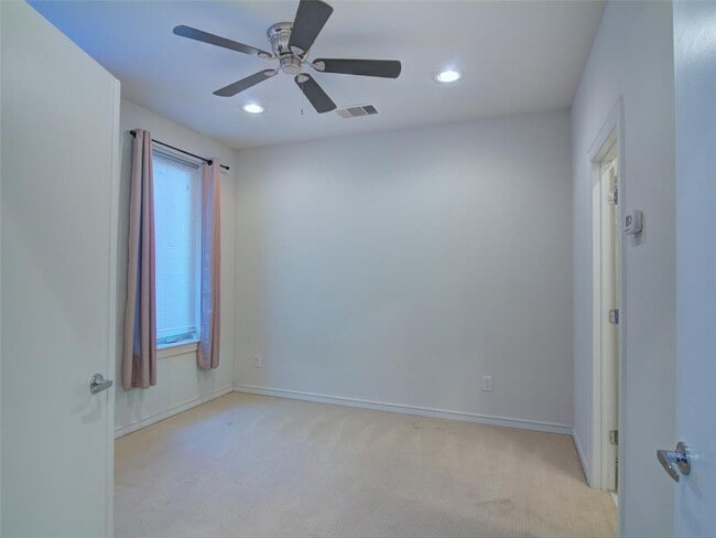 1st floor bedroom - 2719 Clay St