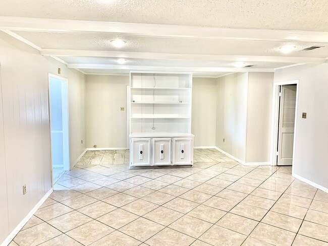 Building Photo - Magellan Neighborhood