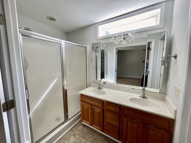 Building Photo - 160 Hunters Ridge