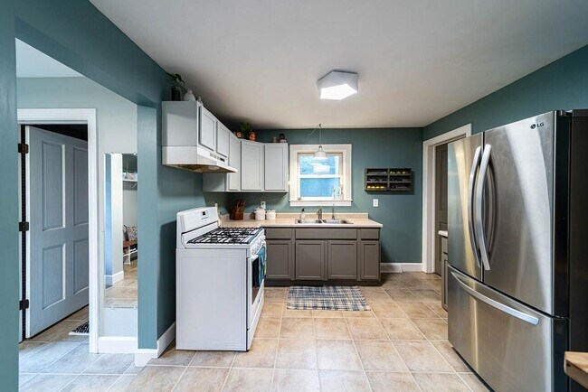 Building Photo - 615 Cottage Grove Ave