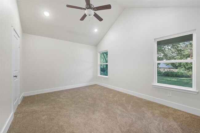 Building Photo - 825 W Walker St