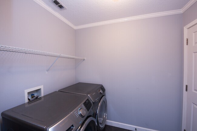 Building Photo - 5339 Peach Blossom Blvd