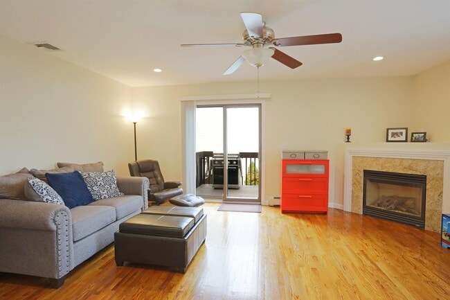Building Photo - 443 Wilfred Terrace
