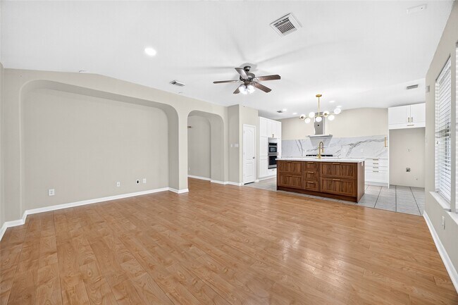 Building Photo - 18211 Doral Rock Ct