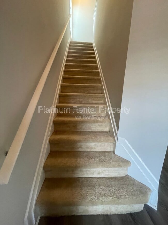 Building Photo - 5545 Weddington Dr