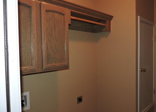 Building Photo - 3100 Tierra Mina Dr