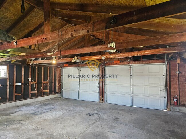 Building Photo - Charming 3-Bedroom Ranch with Detached Gar...