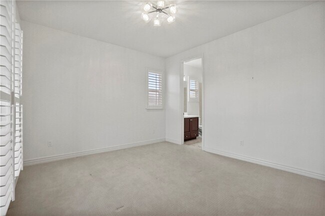 Building Photo - 707 N Rubel