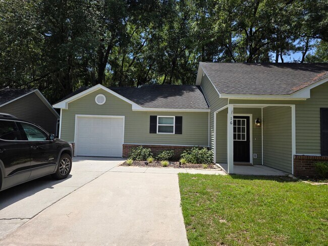 Building Photo - 16 Brindlewood Dr