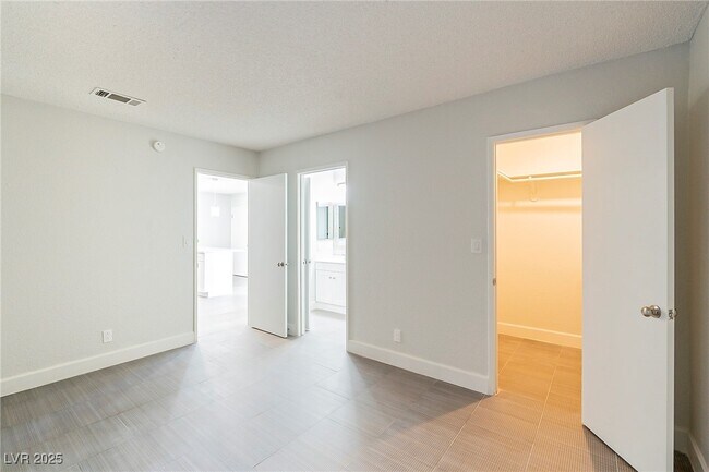 Building Photo - 832 Mantis Way