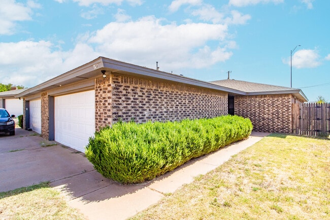 Building Photo - 15 Wagnon Dr