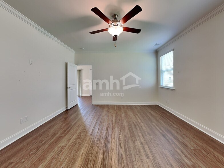 Building Photo - 210 Parkside Blvd