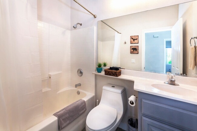Building Photo - Rare Opportunity for Spacious, Modern Sout...