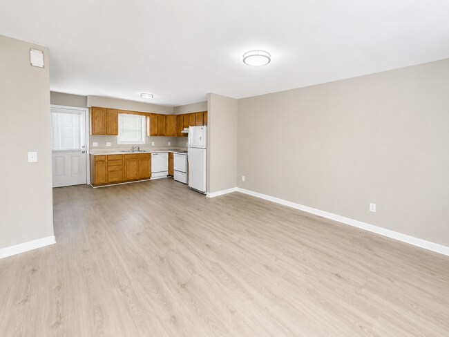 Building Photo - 650 Lakeside Ave