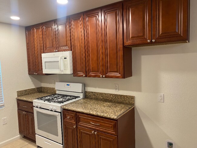 Building Photo - 2 Central Ave