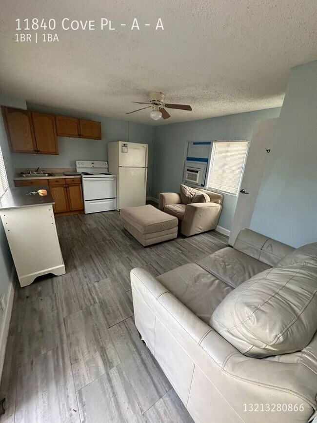 Building Photo - 11840 Cove Pl