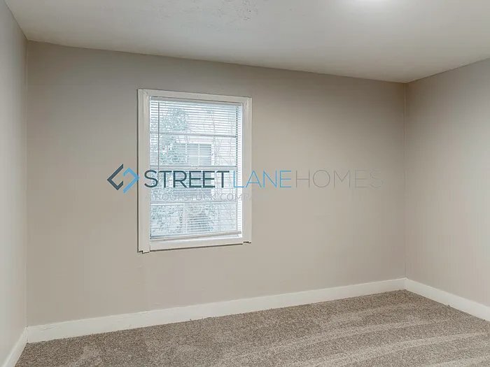 Building Photo - 18 Taylor St