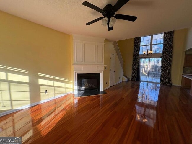 Building Photo - 1607 Heyford Cir NW