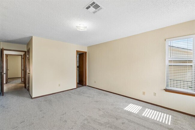 Building Photo - 208 Hudson Pl