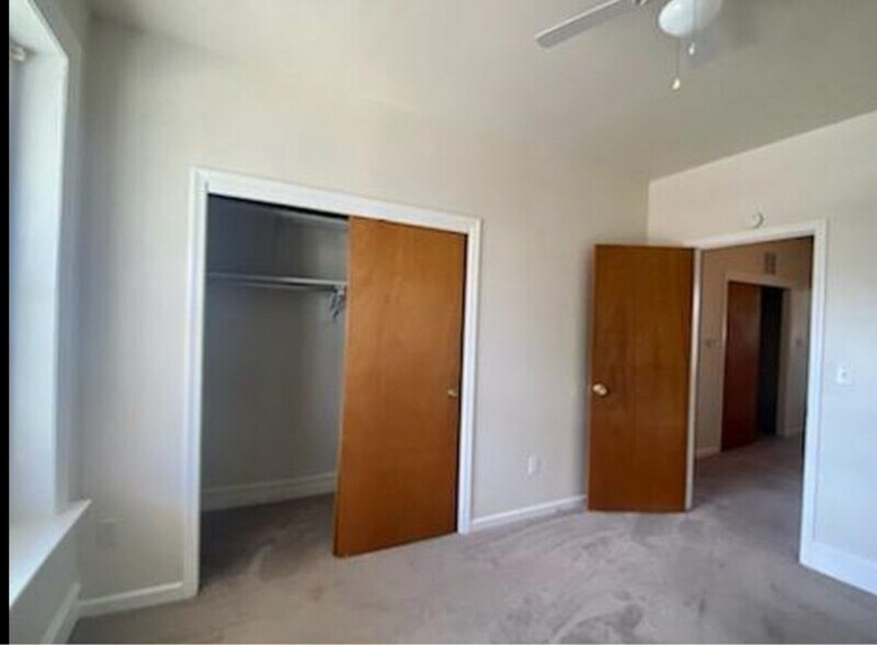 Building Photo - 243 Noble St