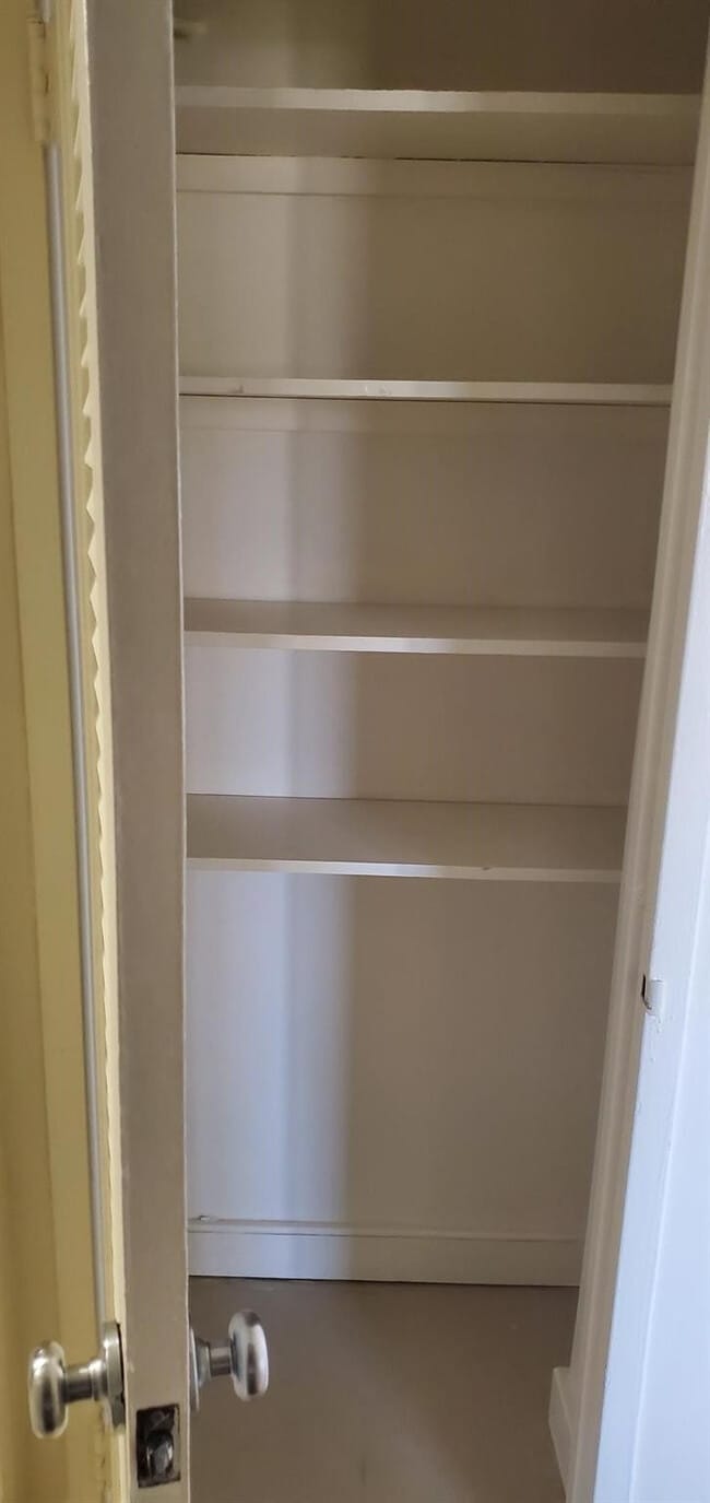 Building Photo - 301 Golden Isles Dr